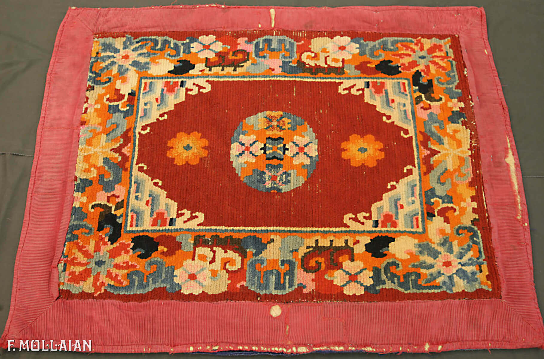A Small Antique Chinese Ningxia Rug (84x67 cm)